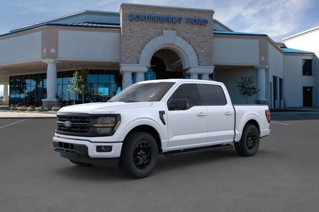 2025 Ford F-150 XLT photo 1