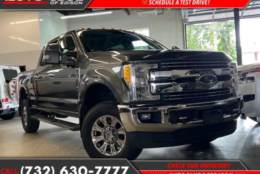2017 Ford F-250 Lariat photo 1
