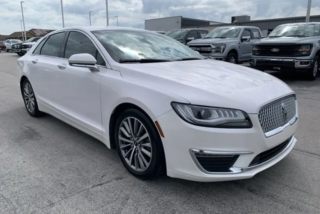 2020 Lincoln MKZ Standard photo 1