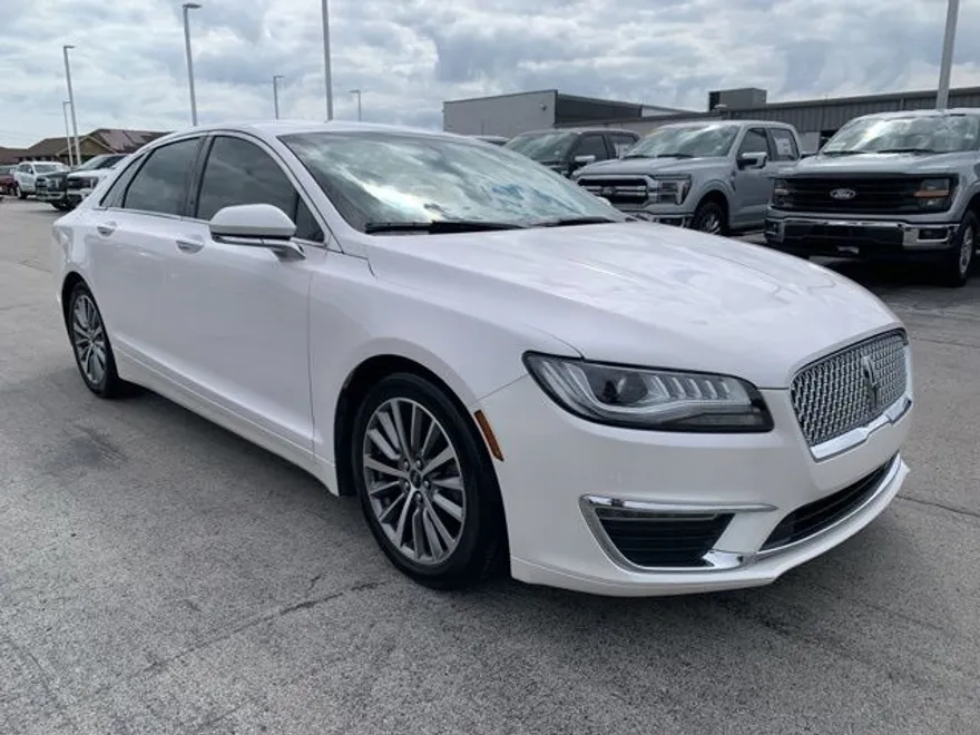 2020 Lincoln MKZ Standard photo 1