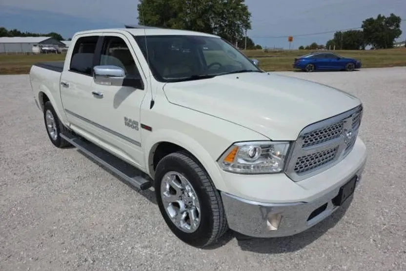 2018 Ram 1500 Laramie photo 1