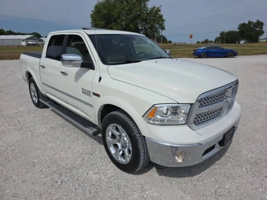 2018 Ram 1500 Laramie photo 1