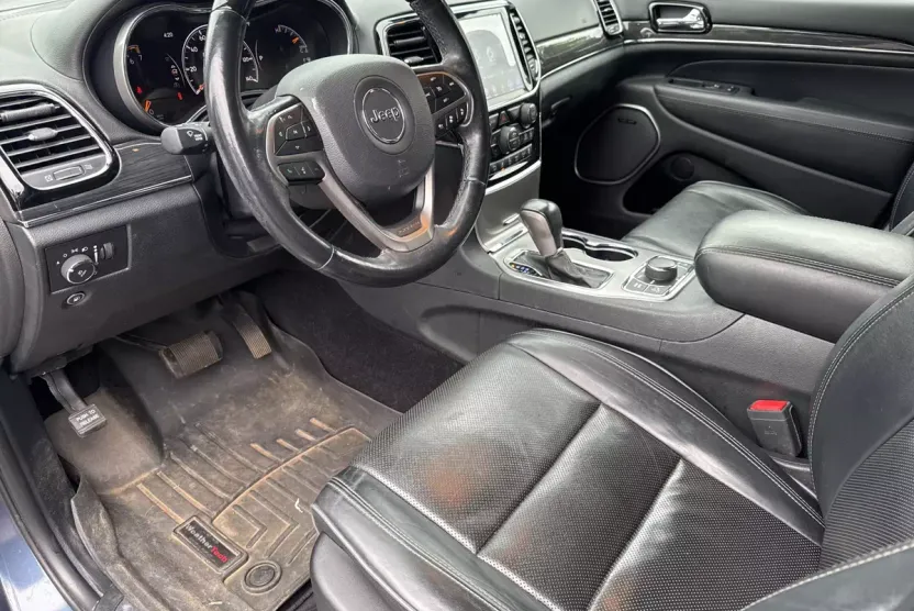 2020 Jeep Grand Cherokee Overland photo 1