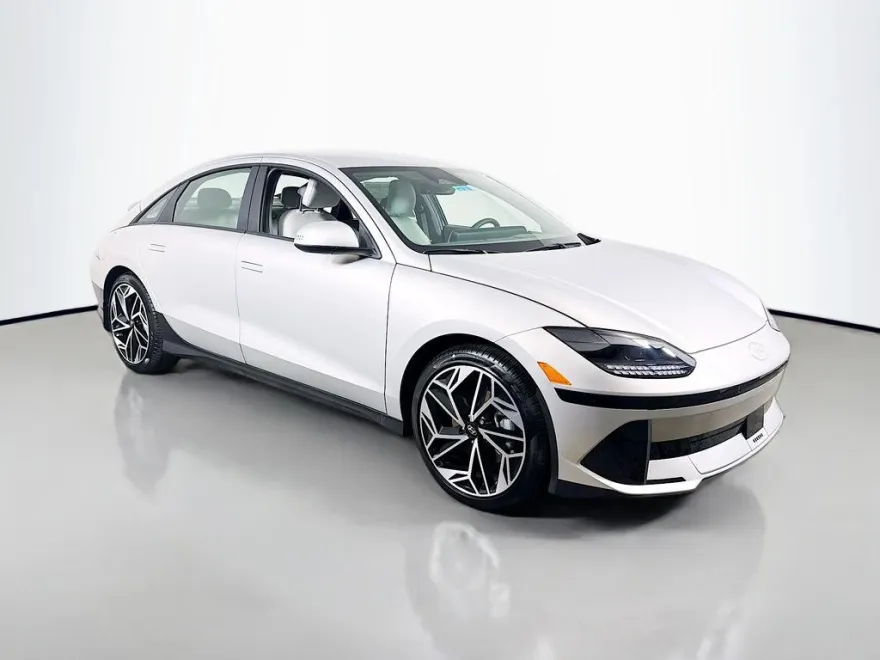 2025 Hyundai Ioniq 6 SEL photo 1