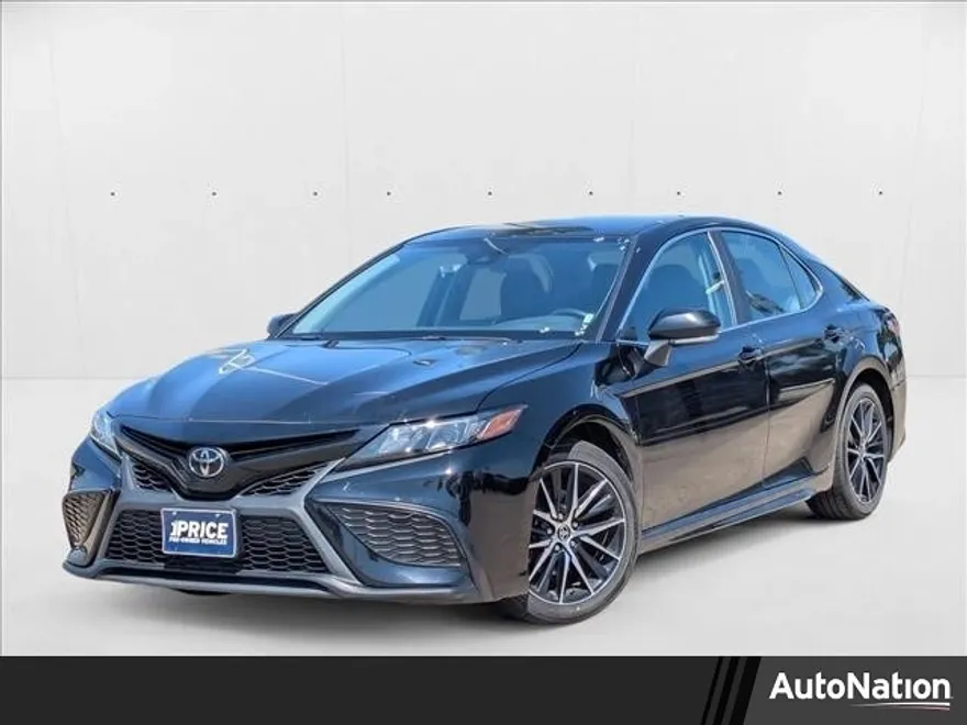 2023 Toyota Camry SE photo 1