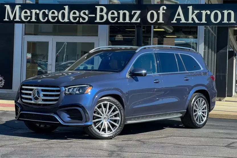 2024 Mercedes Benz GLS 580 4MATIC photo 1