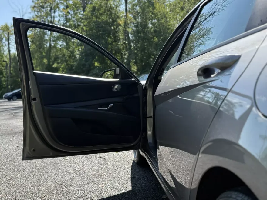 2023 Hyundai Elantra Hybrid Blue photo 1