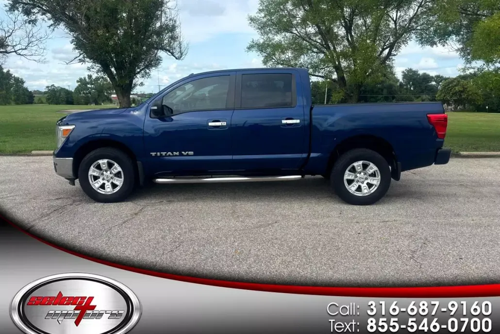 2018 Nissan Titan Crew Cab SV photo 1