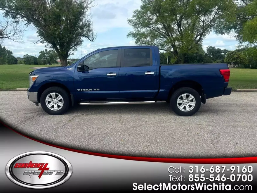 2018 Nissan Titan Crew Cab SV photo 1