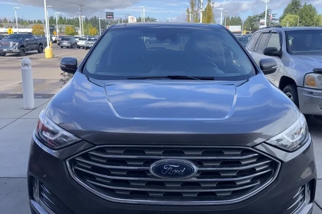 2020 Ford Edge SE photo 1