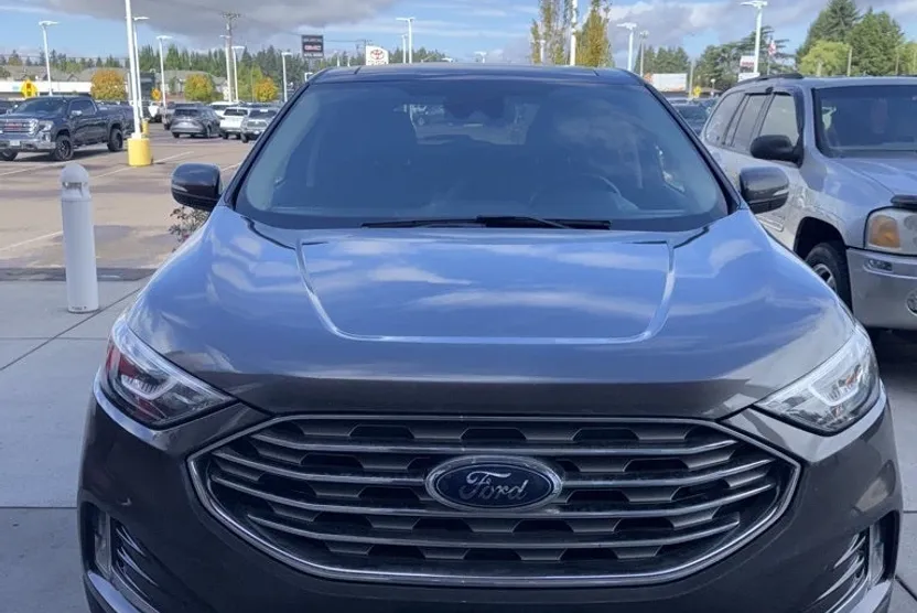 2020 Ford Edge SE photo 1