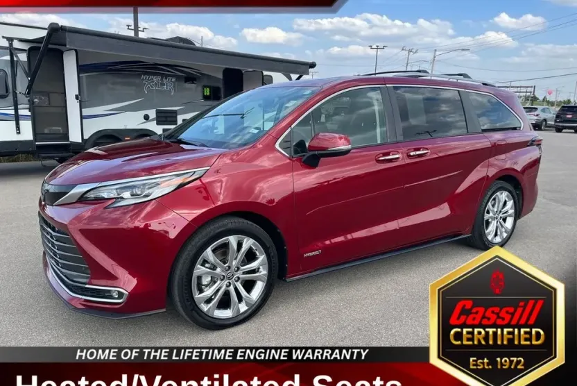 2021 Toyota Sienna Limited photo 1