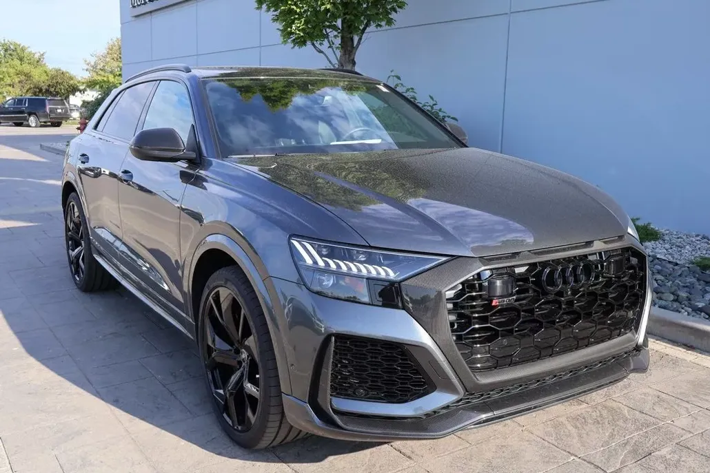 2023 Audi RS Q8 photo 1
