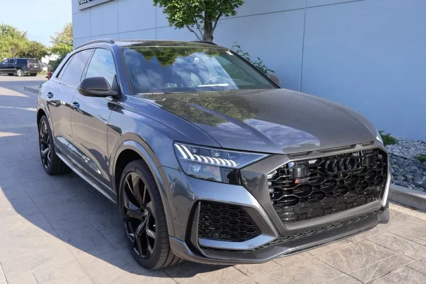 2023 Audi RS Q8 photo 1