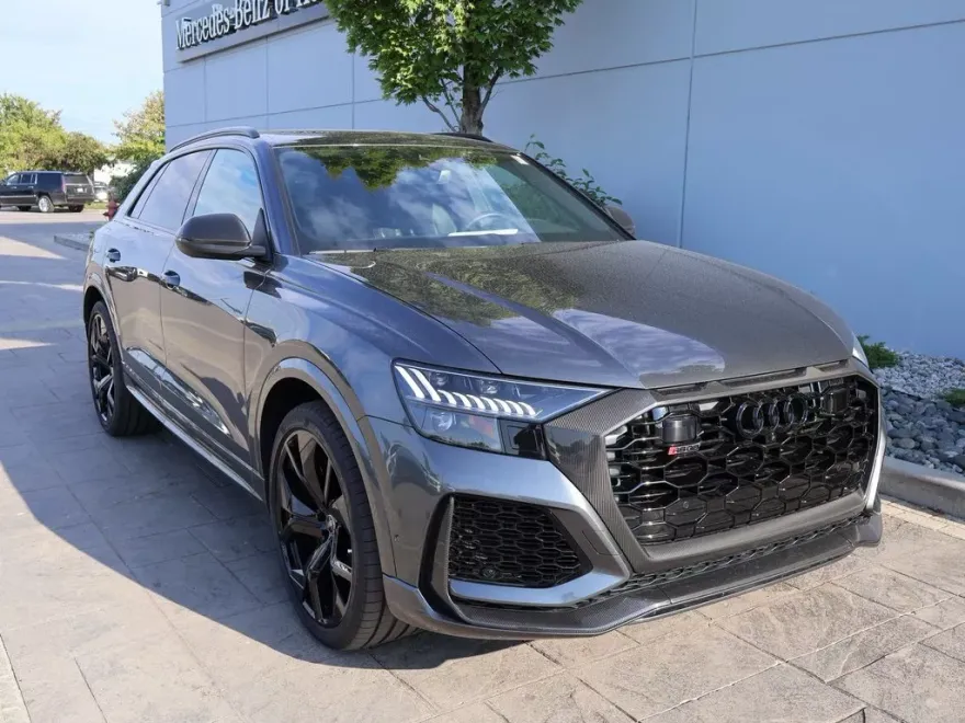 2023 Audi RS Q8 photo 1
