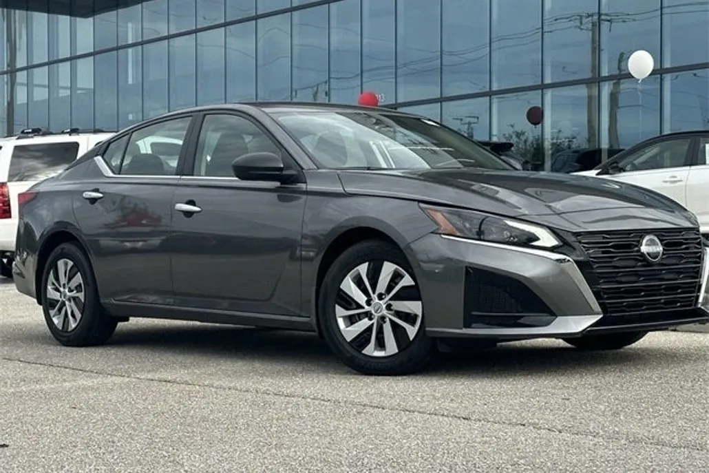 2025 Nissan Altima 2.5 S photo 1