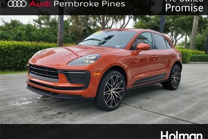 2022 Porsche Macan Base photo 1