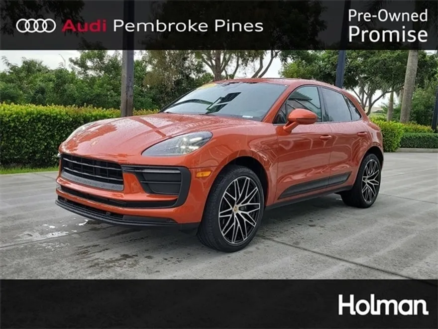 2022 Porsche Macan Base photo 1