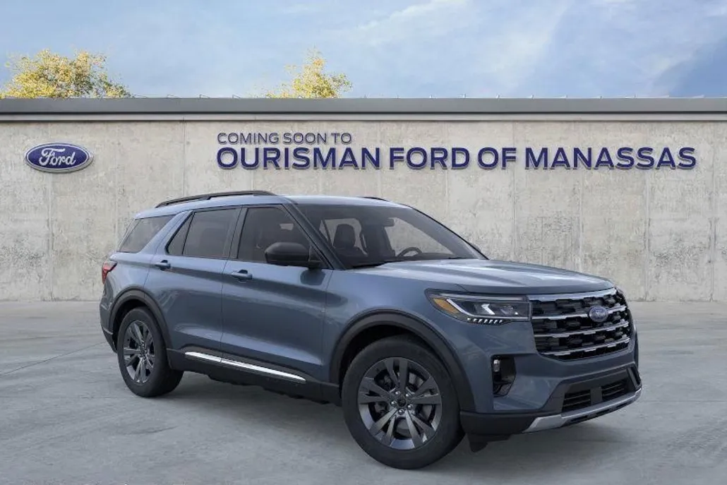 2025 Ford Explorer photo 1
