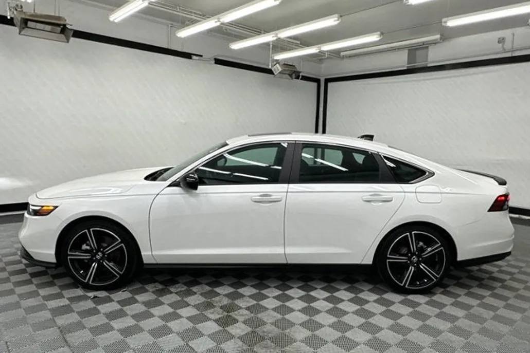 2025 Honda Accord Hybrid Sport photo 1