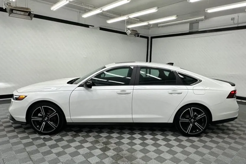 2025 Honda Accord Hybrid Sport photo 1