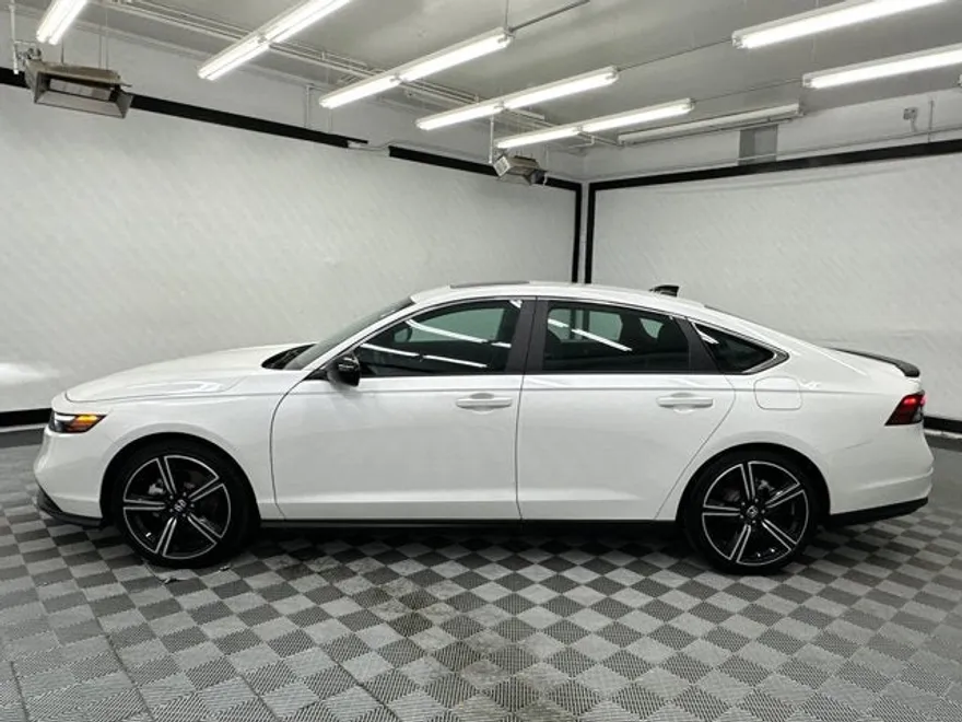 2025 Honda Accord Hybrid Sport photo 1