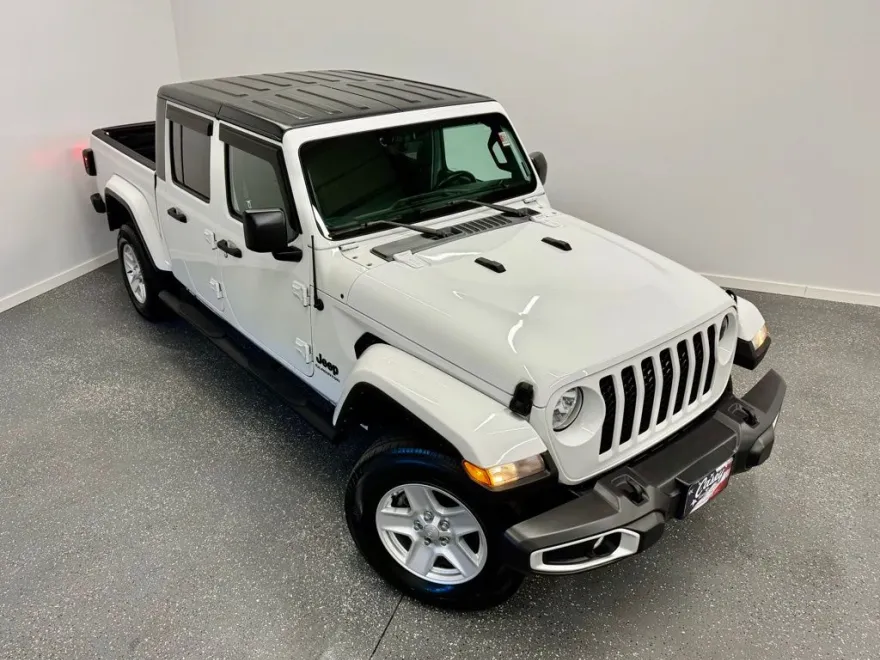 2022 Jeep Gladiator Sport photo 1