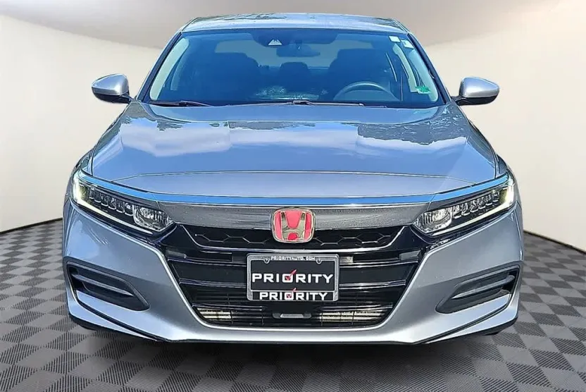 2019 Honda Accord LX 1.5T photo 1