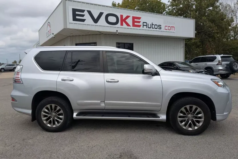 2017 Lexus GX 460 Luxury photo 1