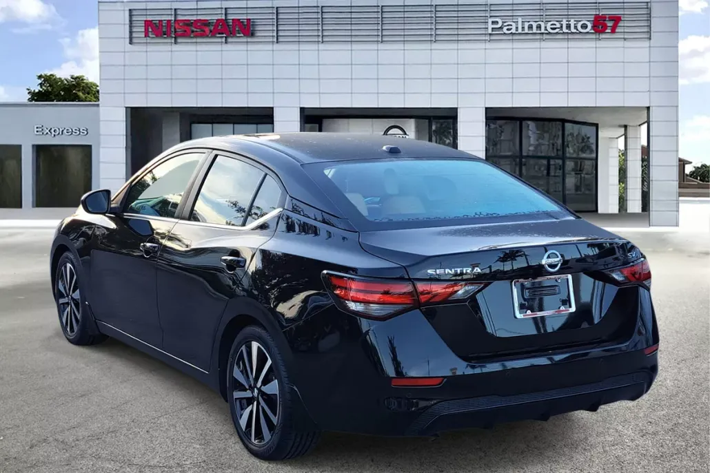 2022 Nissan Sentra SV photo 1