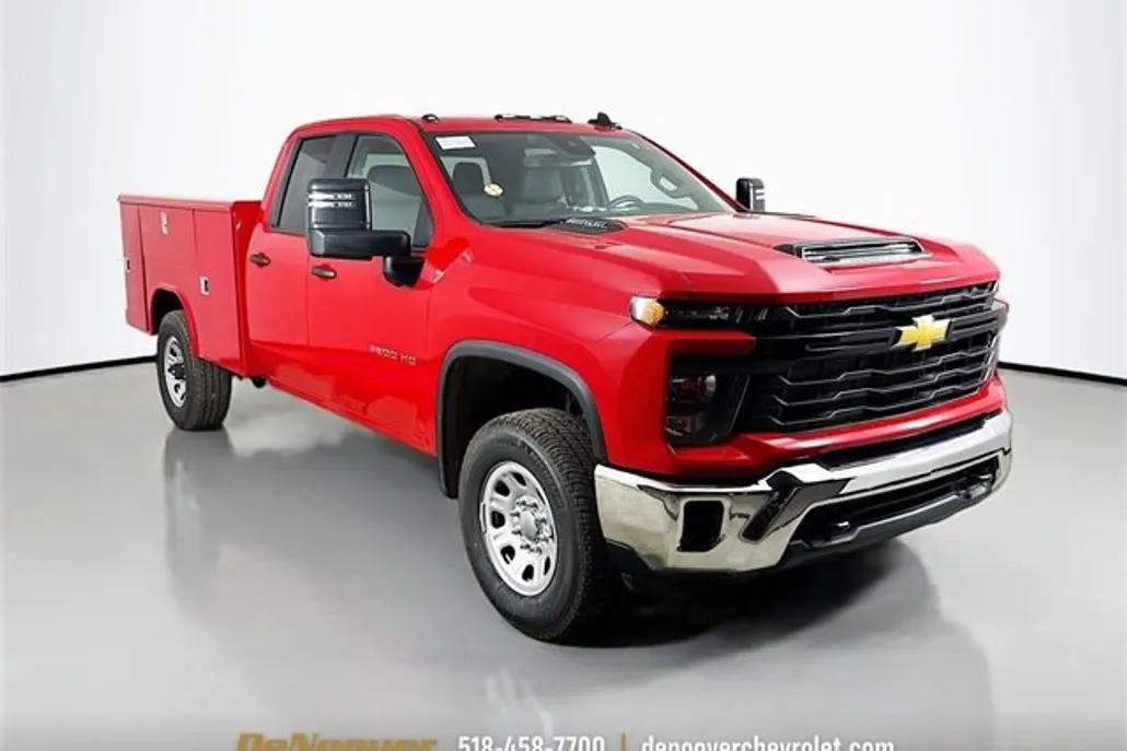 2025 Chevrolet Silverado 3500HD photo 1