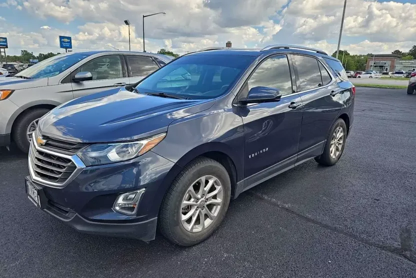 2018 Chevrolet Equinox LT photo 1