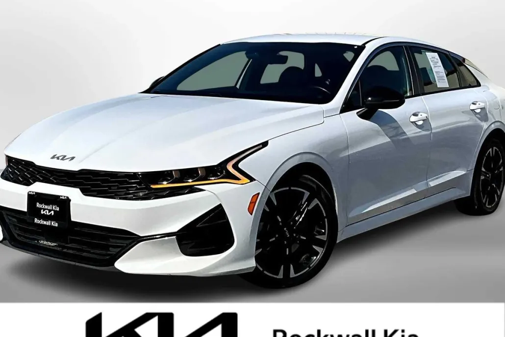 2023 Kia K5 GT-Line photo 1