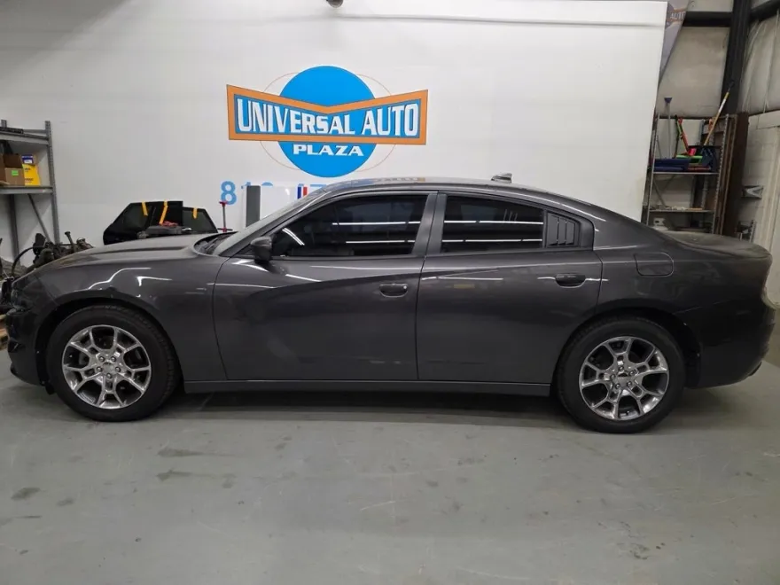 2016 Dodge Charger SXT photo 1