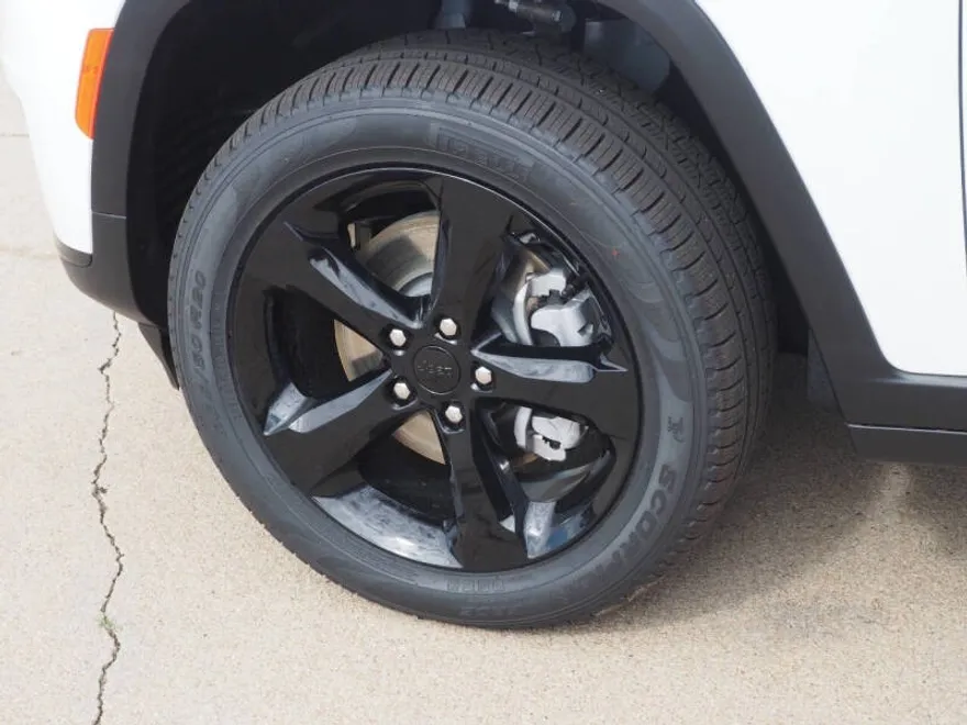 2025 Jeep Grand Cherokee Limited photo 1
