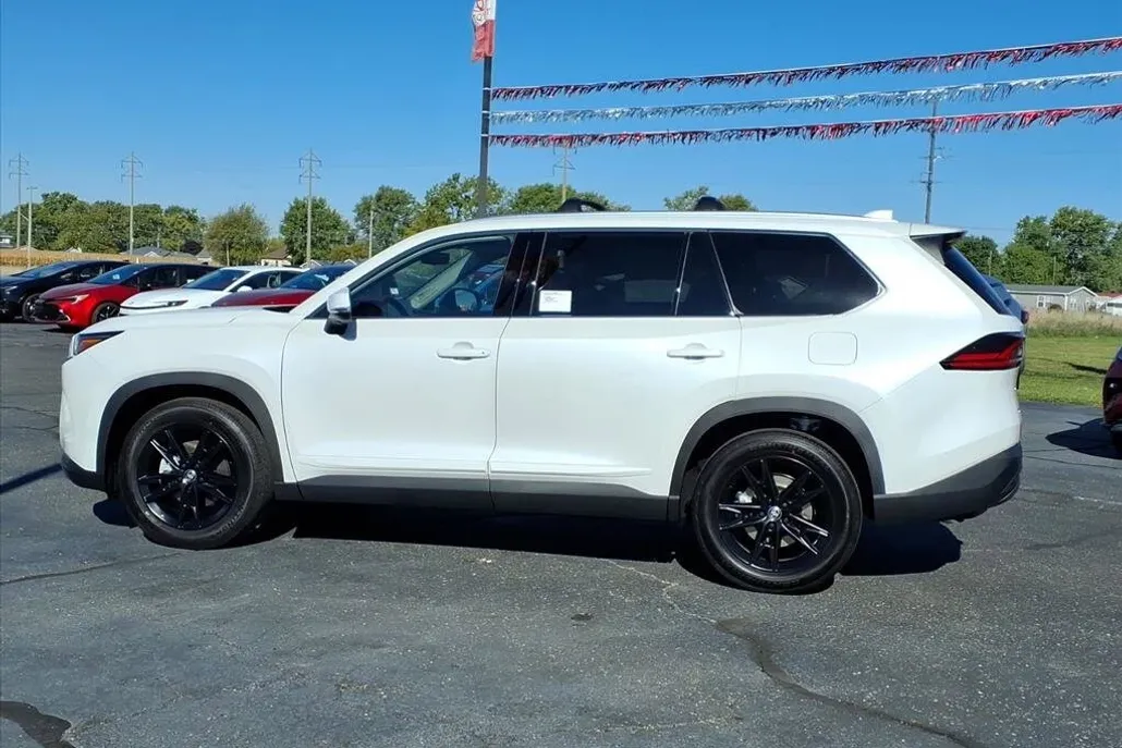 2026 Toyota Grand Highlander Platinum photo 1