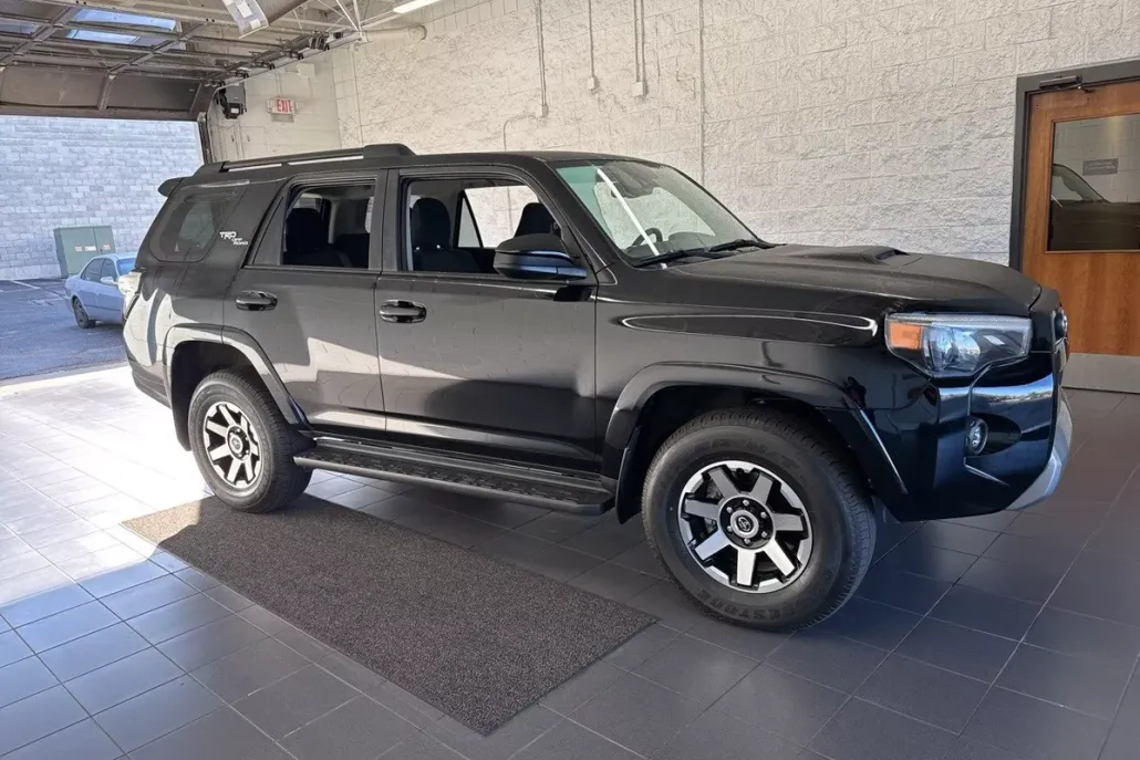 2024 Toyota 4Runner TRD Off-Road photo 1
