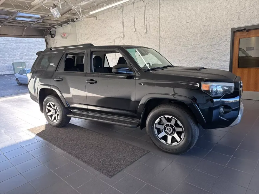 2024 Toyota 4Runner TRD Off-Road photo 1