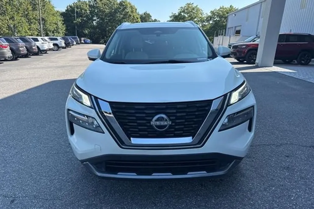 2023 Nissan Rogue SL photo 1