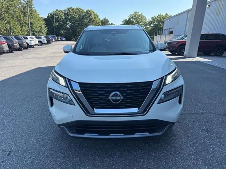 2023 Nissan Rogue SL photo 1