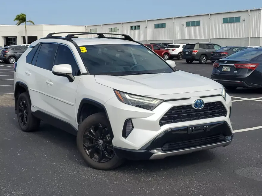 2023 Toyota RAV4 Hybrid SE photo 1