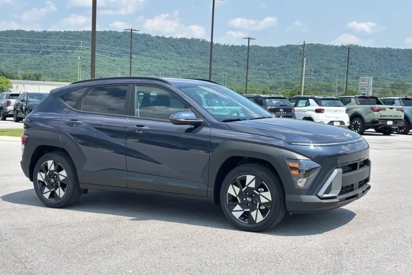 2025 Hyundai Kona SEL photo 1