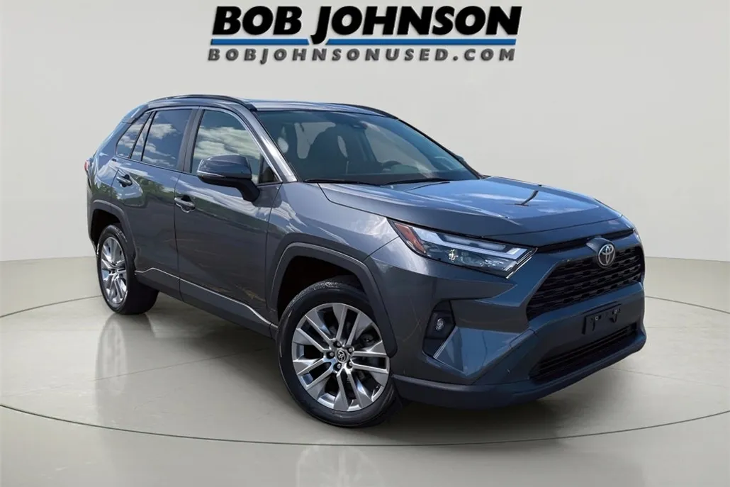 2022 Toyota RAV4 XLE Premium photo 1