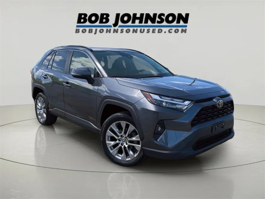2022 Toyota RAV4 XLE Premium photo 1