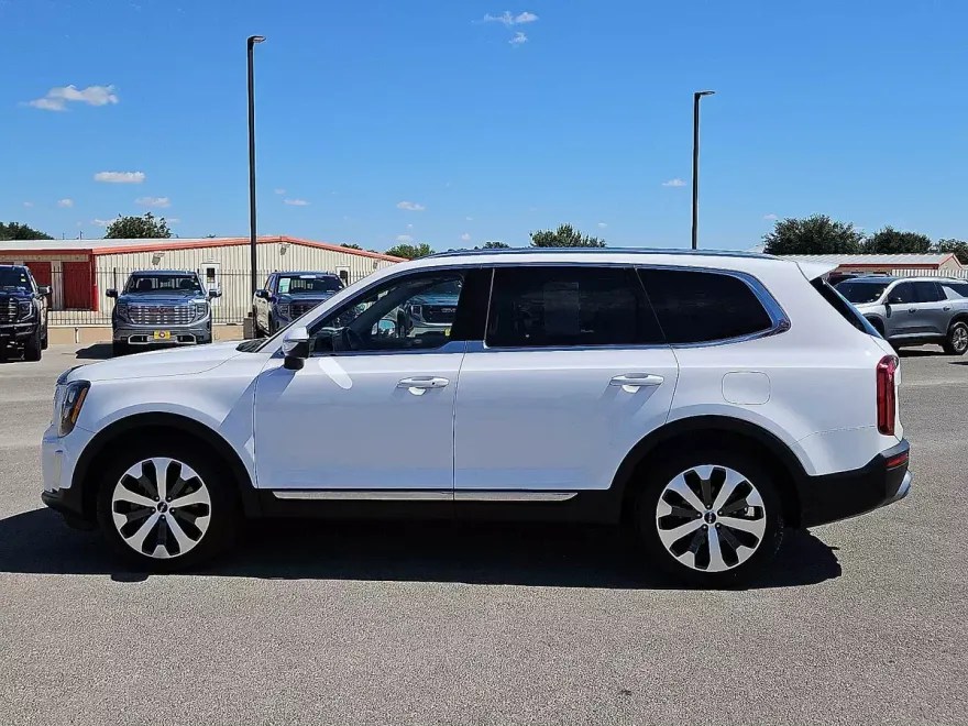 2022 Kia Telluride EX photo 1