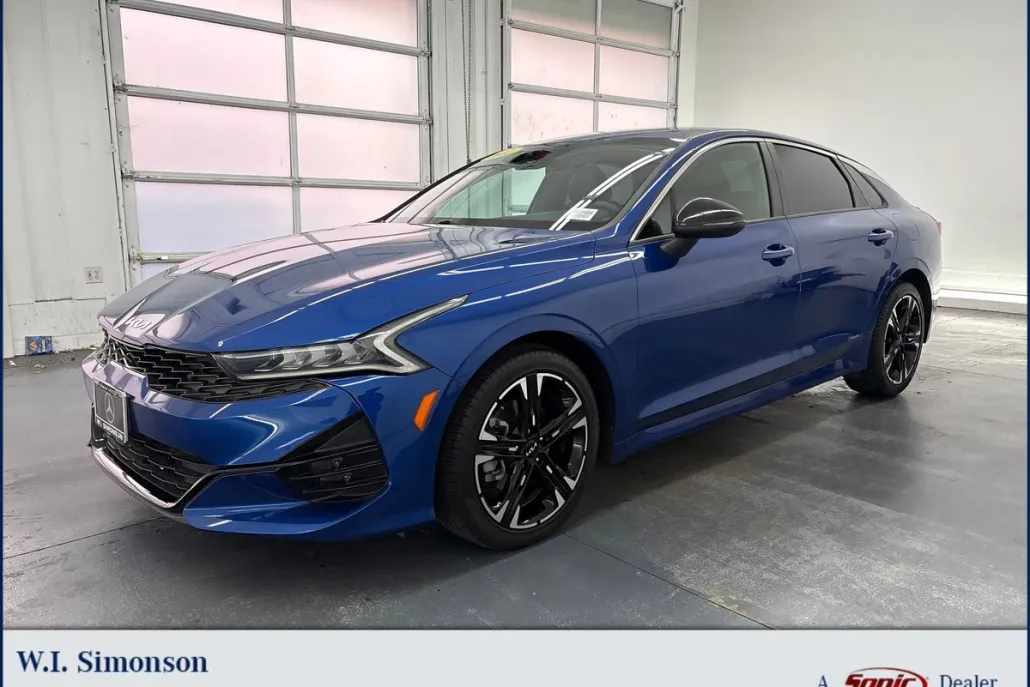 2022 Kia K5 GT-Line photo 1