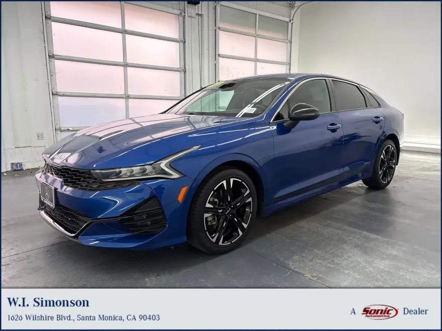 2022 Kia K5 GT-Line photo 1