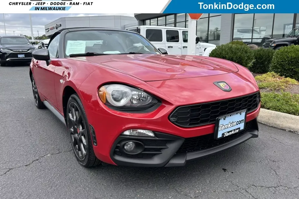 2017 Fiat 124 Spider Abarth photo 1