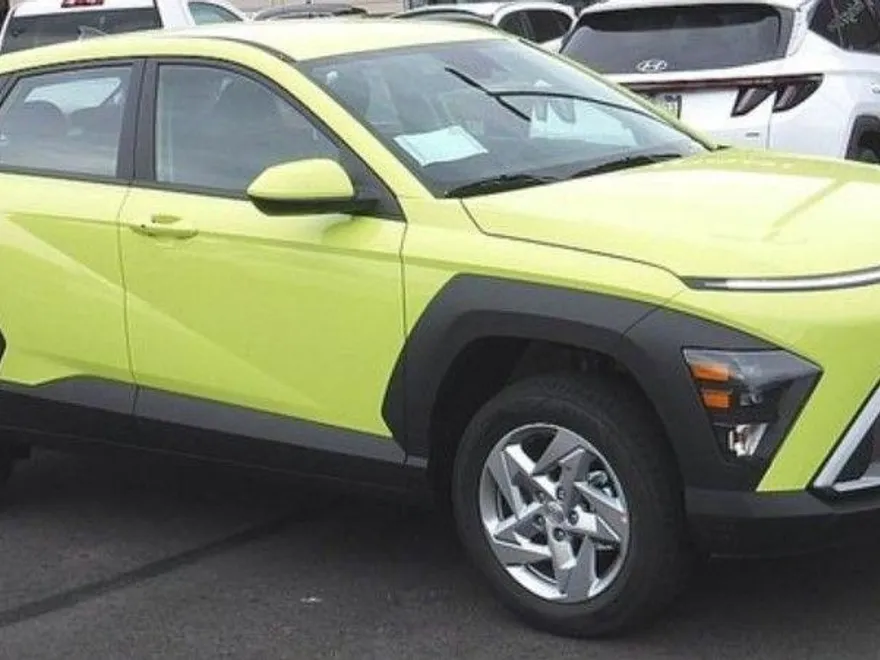 2025 Hyundai Kona SE photo 1