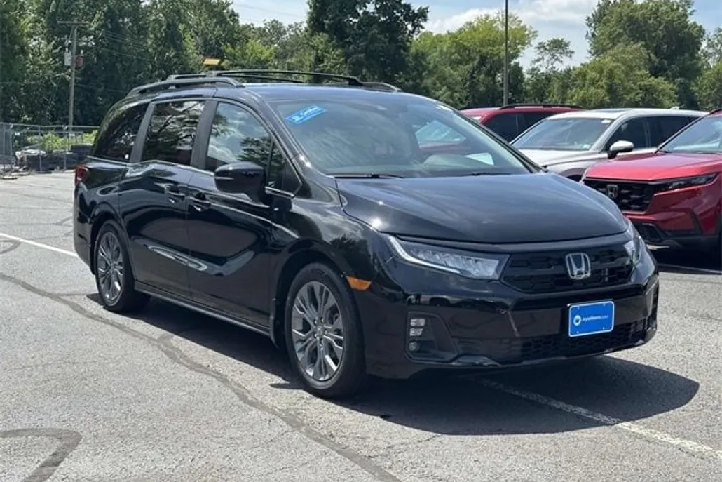 2025 Honda Odyssey Touring photo 1